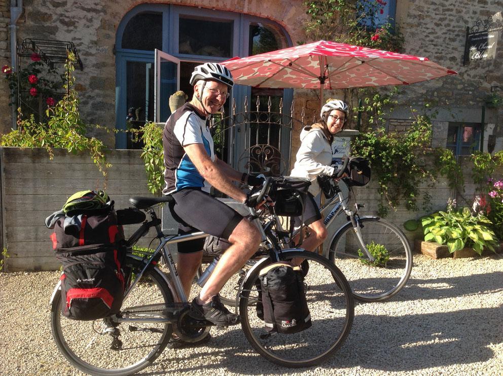 Au Cheval Bleu Acomodação com café da manhã Fontenay-près-Vézelay Exterior foto